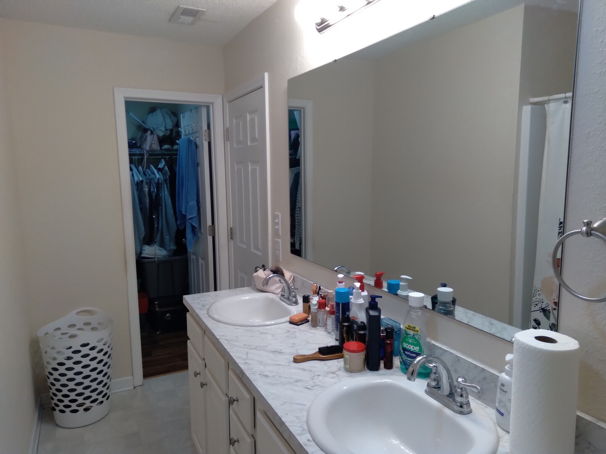 Main Bathroom - 109 Smith St