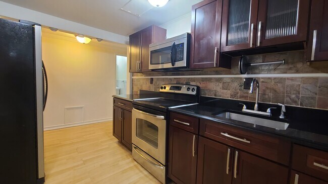 Building Photo - 170 Belmont Ave