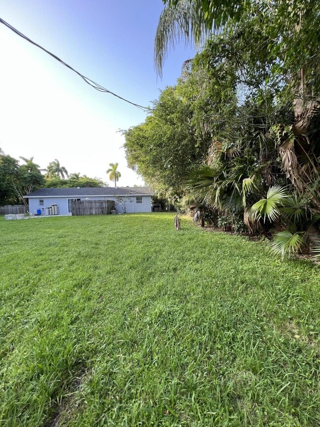 Building Photo - 4696 Collier Rd