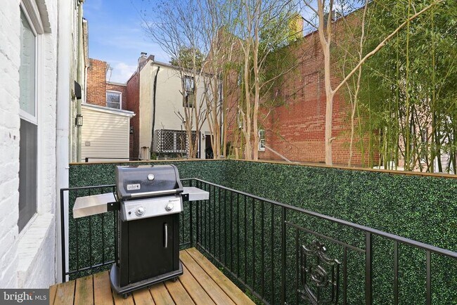 Building Photo - 1421 27th St NW