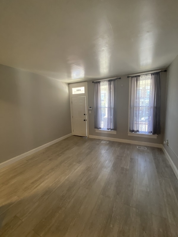 Building Photo - 424 Ilchester Ave