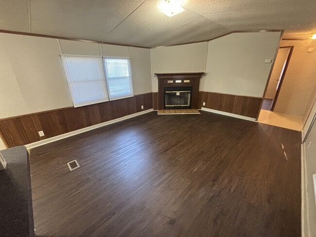 Building Photo - 300 Ricks Rd