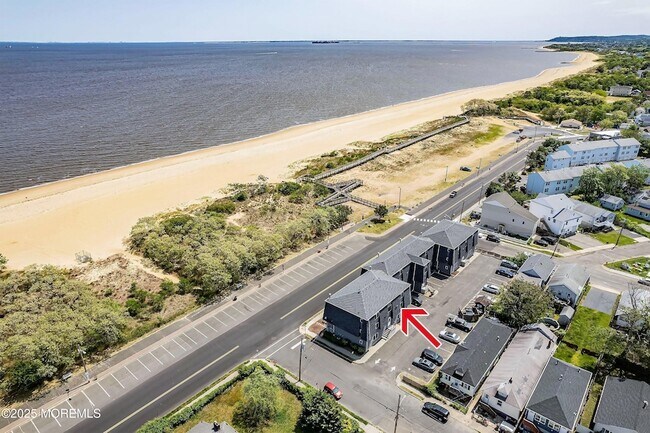 Building Photo - 98 Beachway Ave