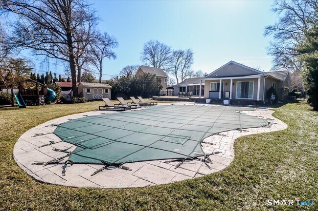 Building Photo - 58 Davenport Dr