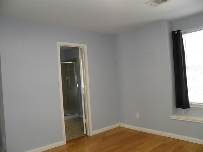 Building Photo - 8026 Fisher Glen Ln