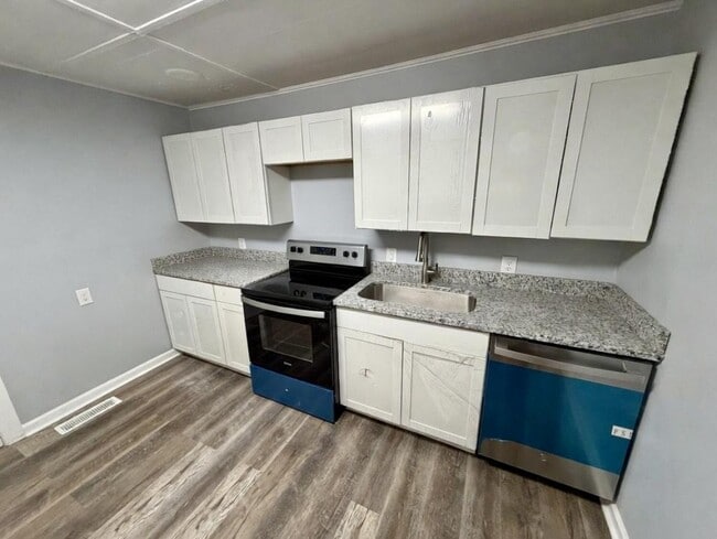 Building Photo - 1223 Dixie Pl