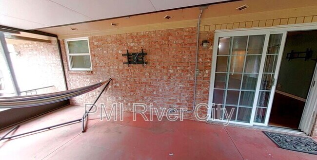 Building Photo - 5998 Greenwillow Ln S
