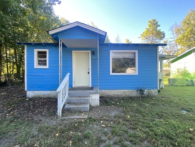 Primary Photo - 1107 S Rd
