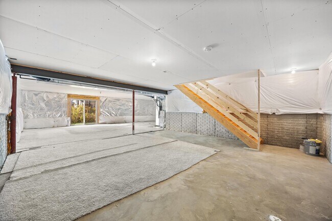 Building Photo - 6295 Honey Farm Way
