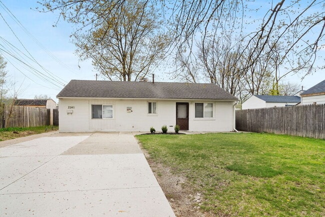 Primary Photo - 2240 S Christine Ave