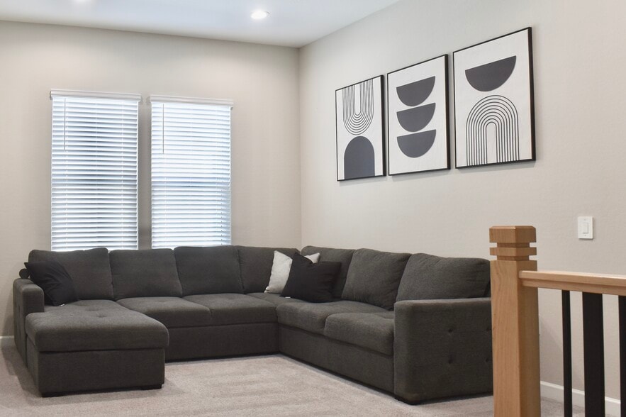 Building Photo - 4864 E Village Dr