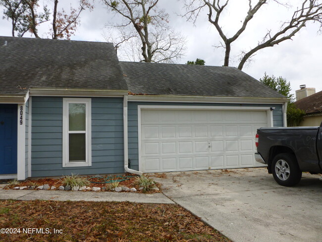 Building Photo - 8049 Kilwinning Ln