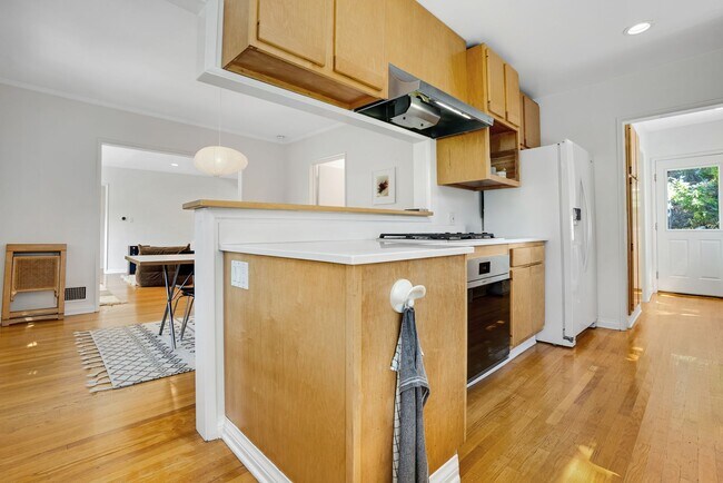 Building Photo - Charming Mid-Century Home for Lease in Pasadena’s San Rafael Hills