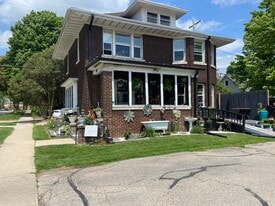 Building Photo - 219 S 4th St