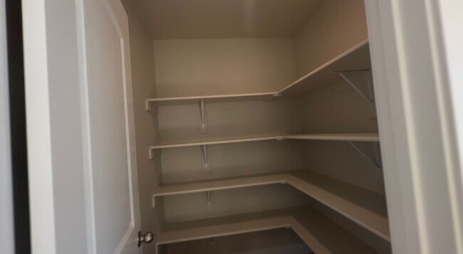 Building Photo - 13646 S Watts Ln