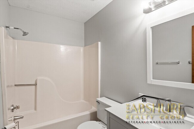 Building Photo - 5537 Kaplan Dr
