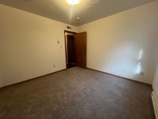 Building Photo - Maury811