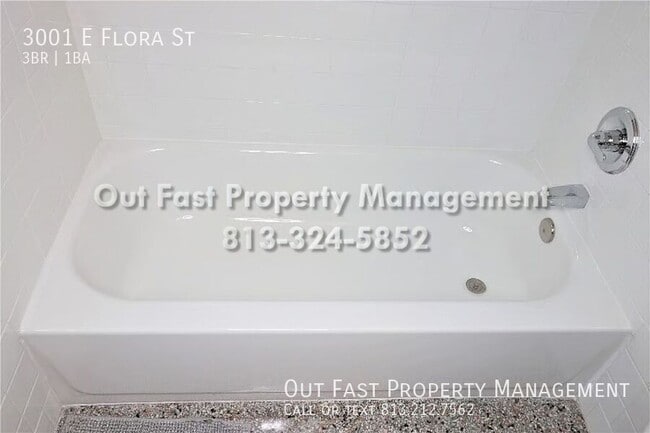 Building Photo - 3001 E Flora St