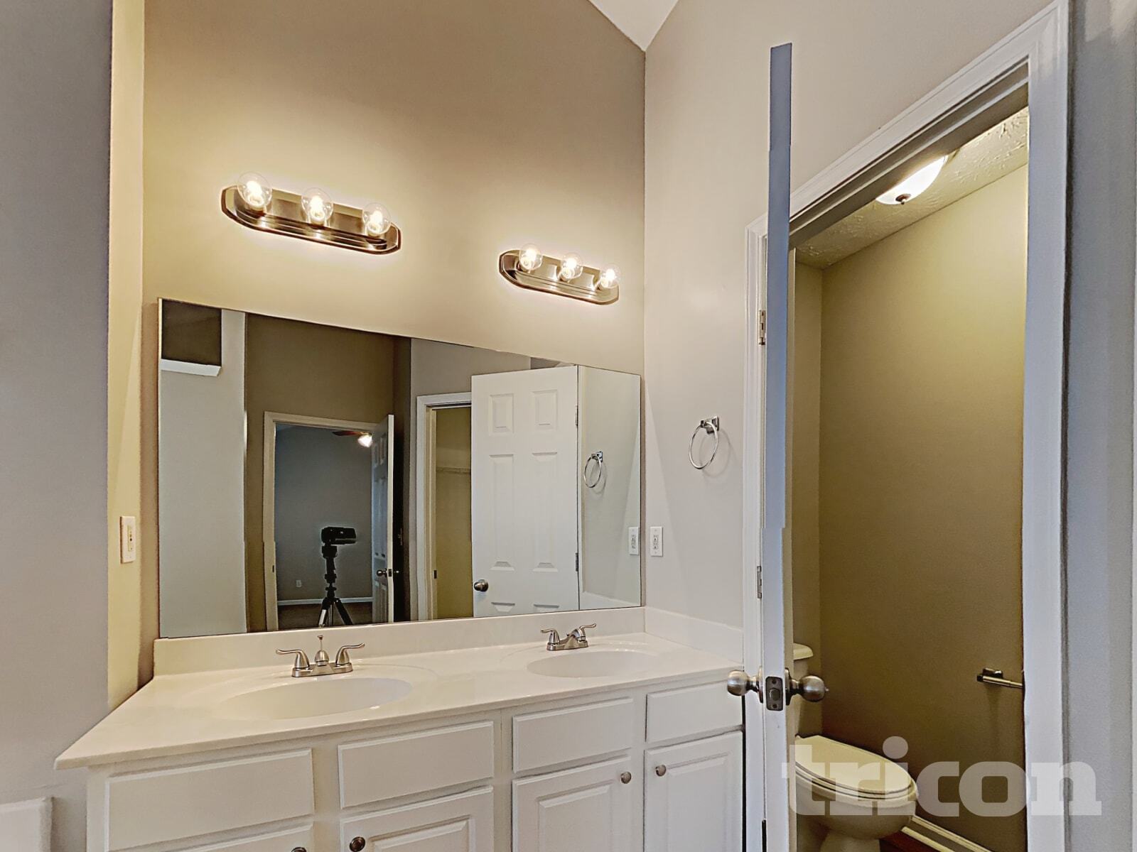 Building Photo - 722 Clairidge Oak Ct