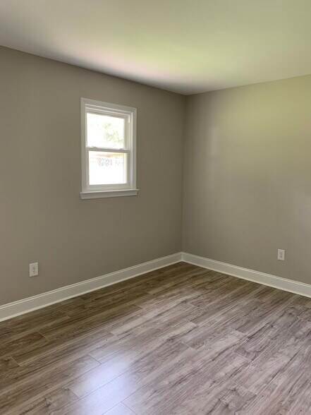 Room 2A - 2824 Wyncote Dr