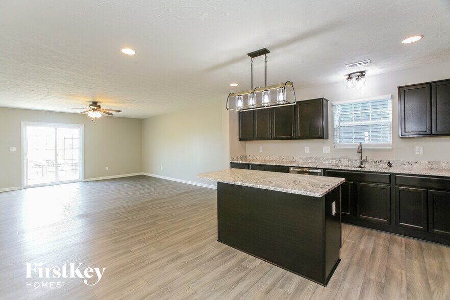 Building Photo - 5846 Wintersweet Ln