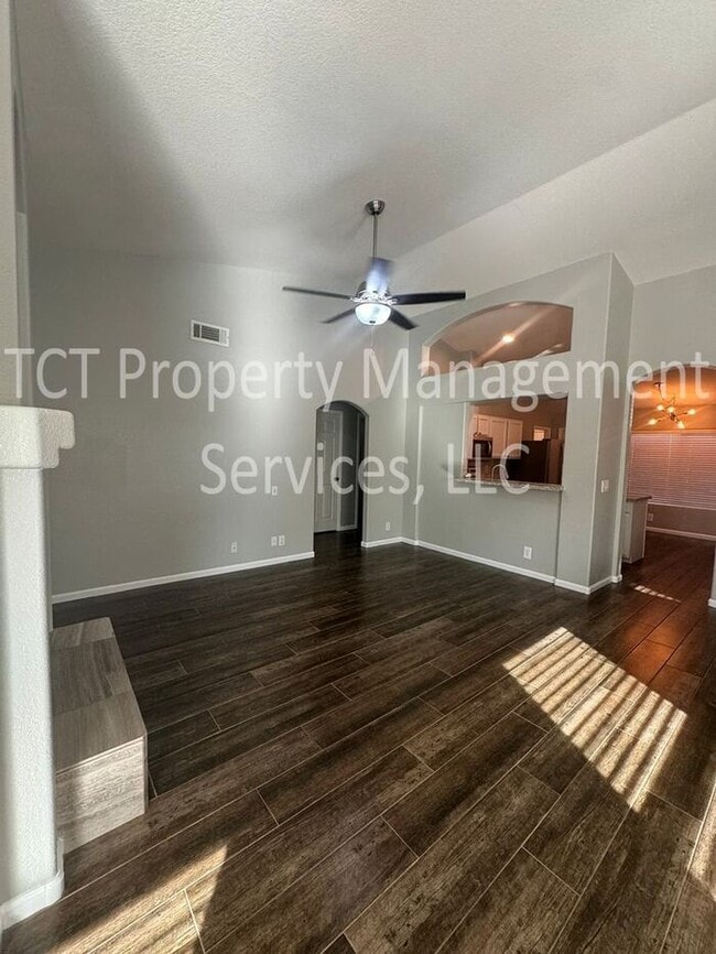 Building Photo - Tastefully Updated Home in Great Chandler Location