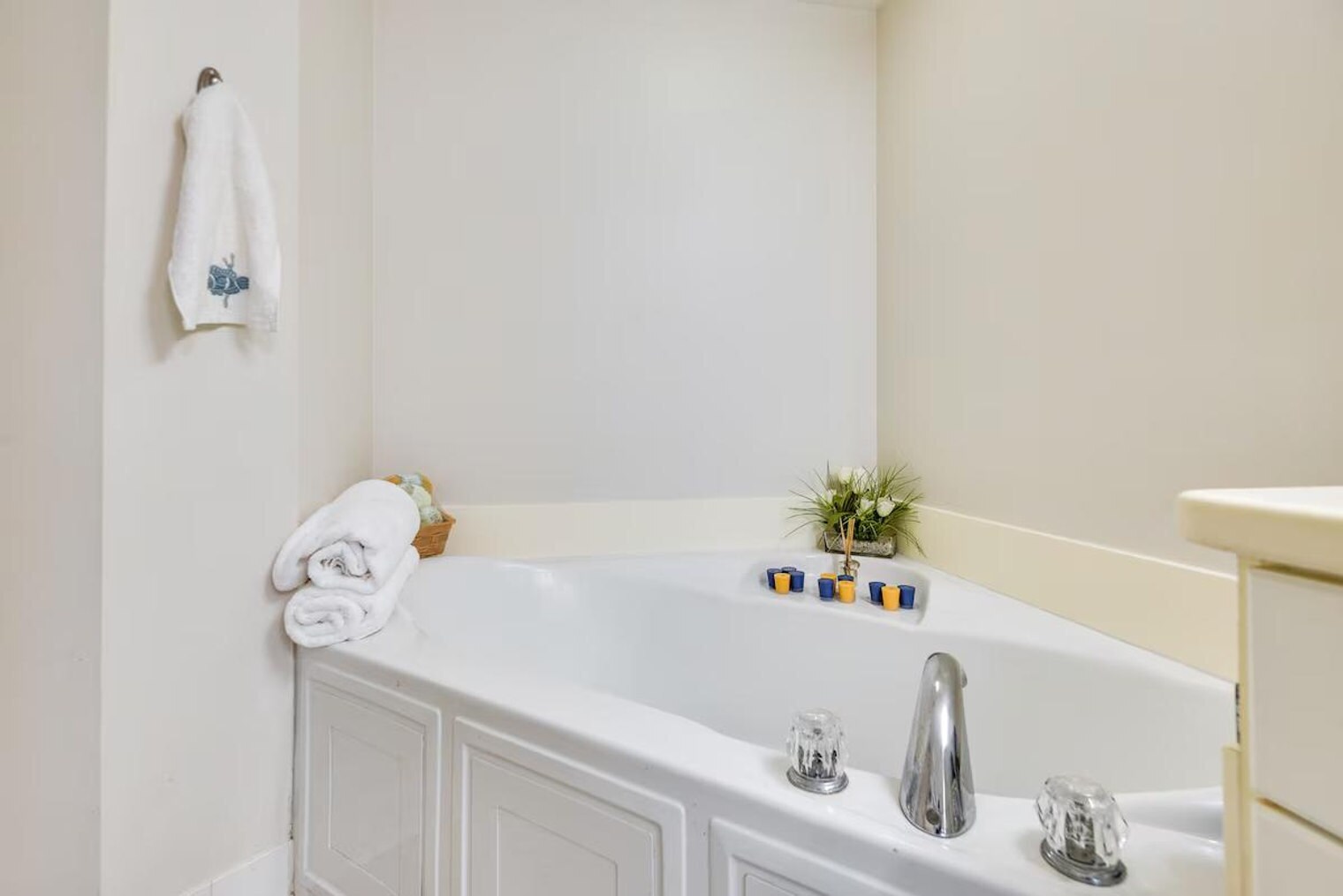 Building Photo - 2055 S Atlantic Ave