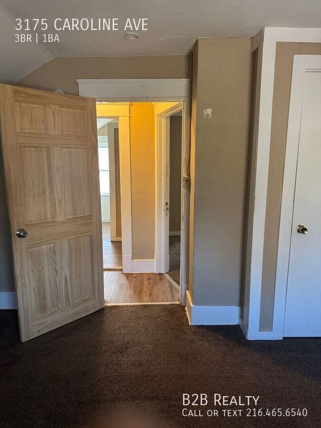 Building Photo - 3175 Caroline Ave