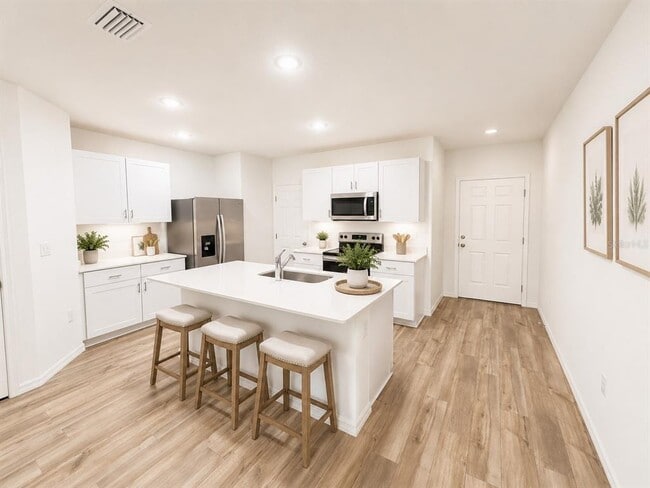 Building Photo - 3754 King Hill Dr