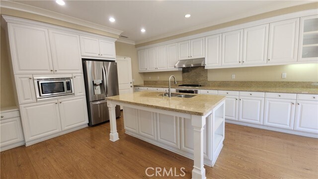 Building Photo - 32 Loquat