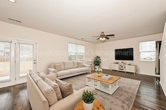 Building Photo - 2008 Redfern Rd