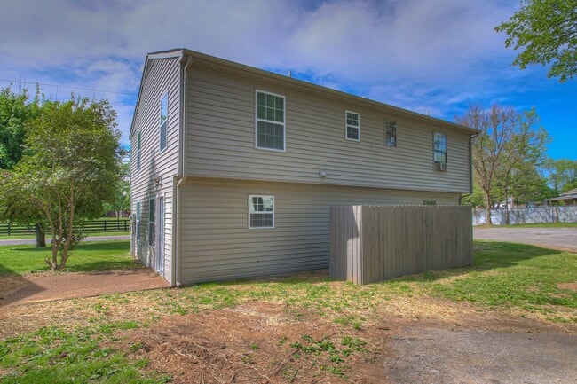 Building Photo - Great Remodeled 2BR Spring Hill Home