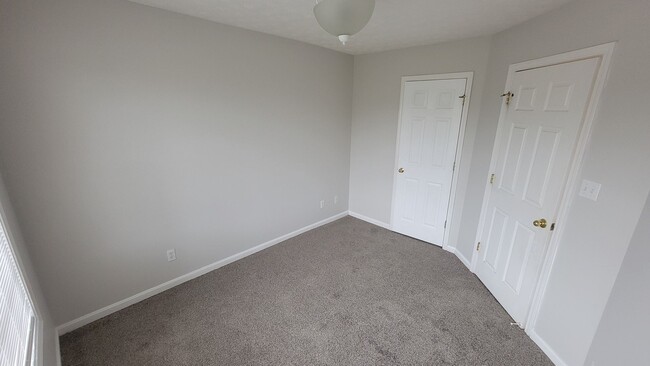 Building Photo - Welcome To An Adorable And Well-Maintained 3-Bedroom Home