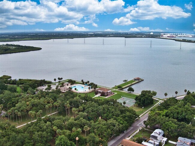 Building Photo - Charming 3BR, 2BA home next to DeSoto Park