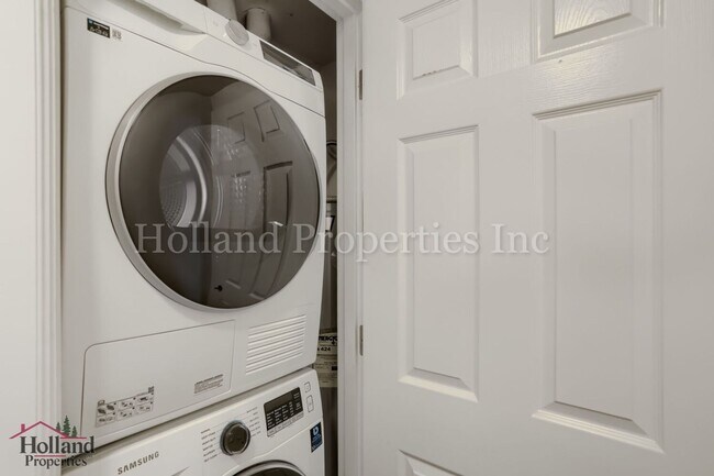 Building Photo - 2680 SW 87th Ave