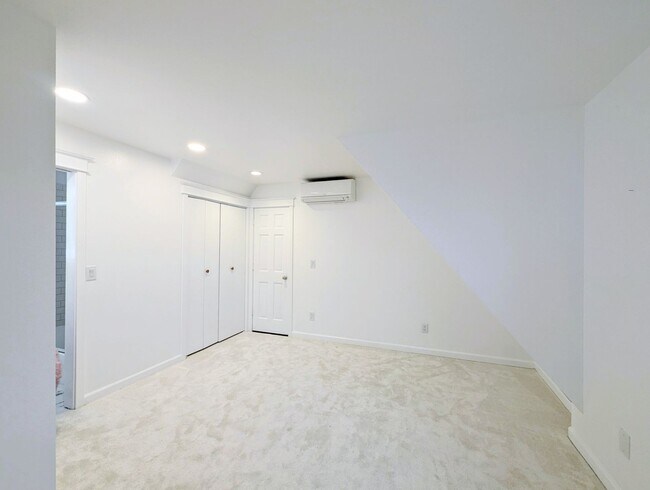 Building Photo - 4Bd/2.75Ba Mukilteo House