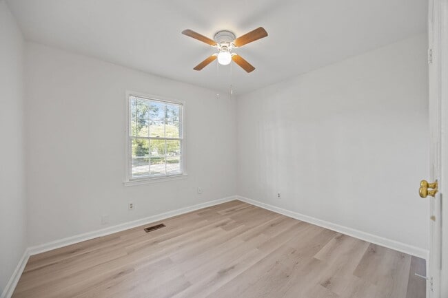 Building Photo - Updated Ranch in North Raleigh, New Floors and Paint, Rear Deck, Pet Friendly!