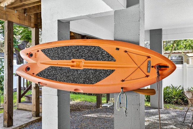 Building Photo - 1826 Beachway Ln