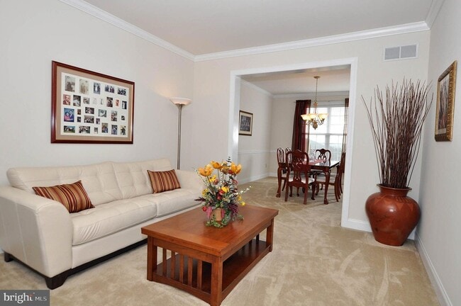 Building Photo - 304 Dunbar Dr