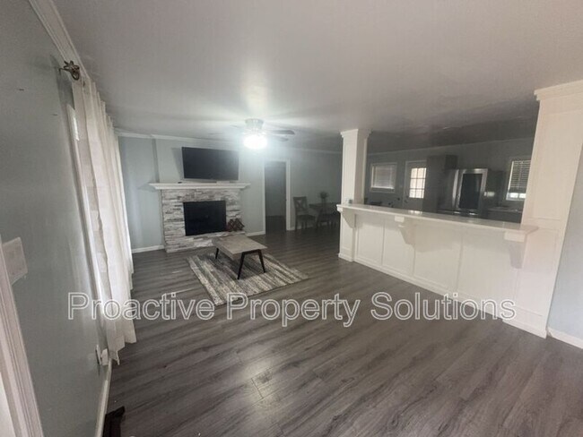 Building Photo - 5228 Hummingbird Dr