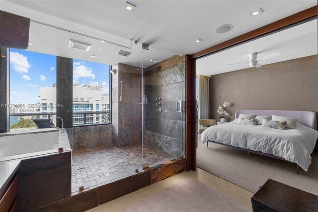 Building Photo - 5875 Collins Ave