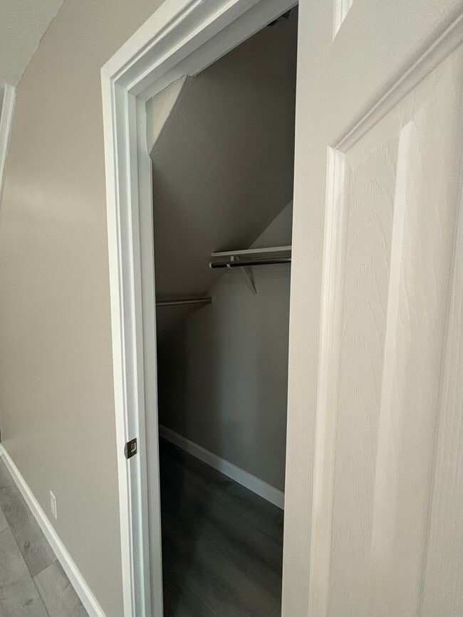 Building Photo - Completely Remodeled 3-Bedroom Beauty in P...