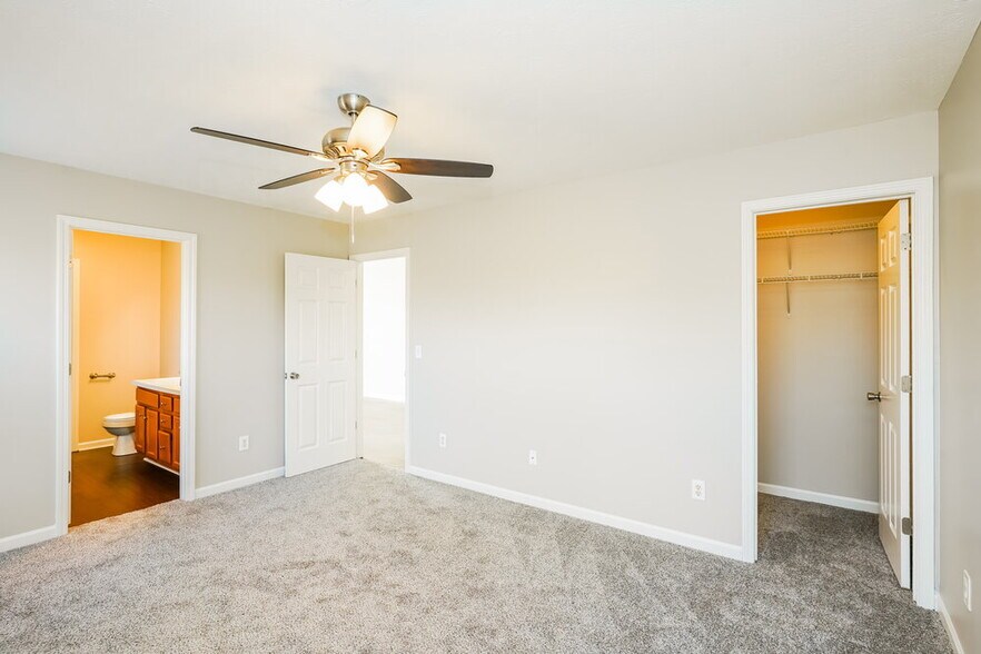 Building Photo - 305 Stewart Springs Dr