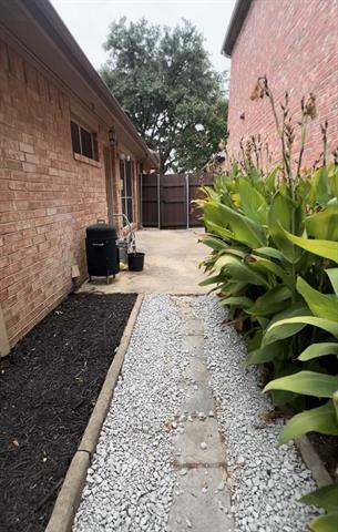 Building Photo - 943 Azalia Dr