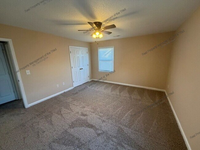 Building Photo - 404 Mt Olive Dr