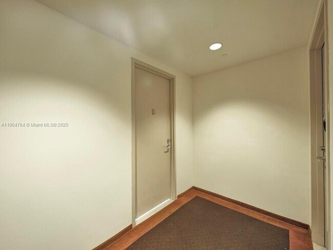 Building Photo - 2475 Brickell Ave