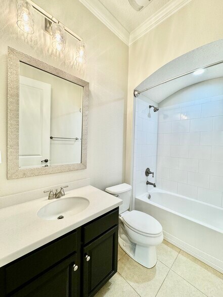 Building Photo - 45 Rinaldo Way