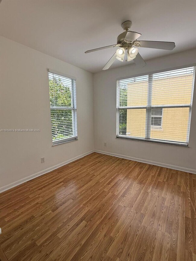 Building Photo - 4215 Sheridan Ave