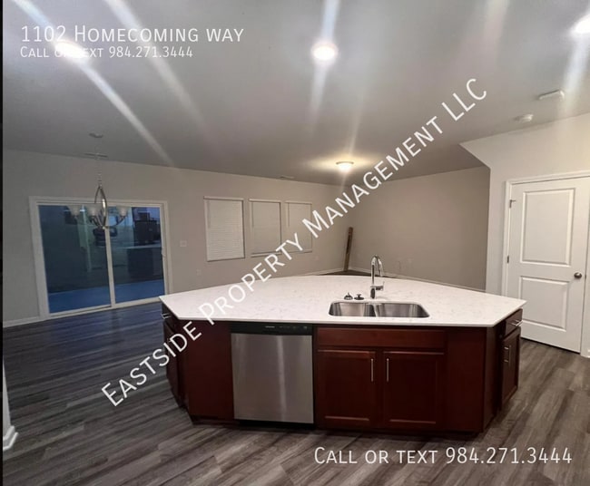 Building Photo - 1102 Homecoming Wy