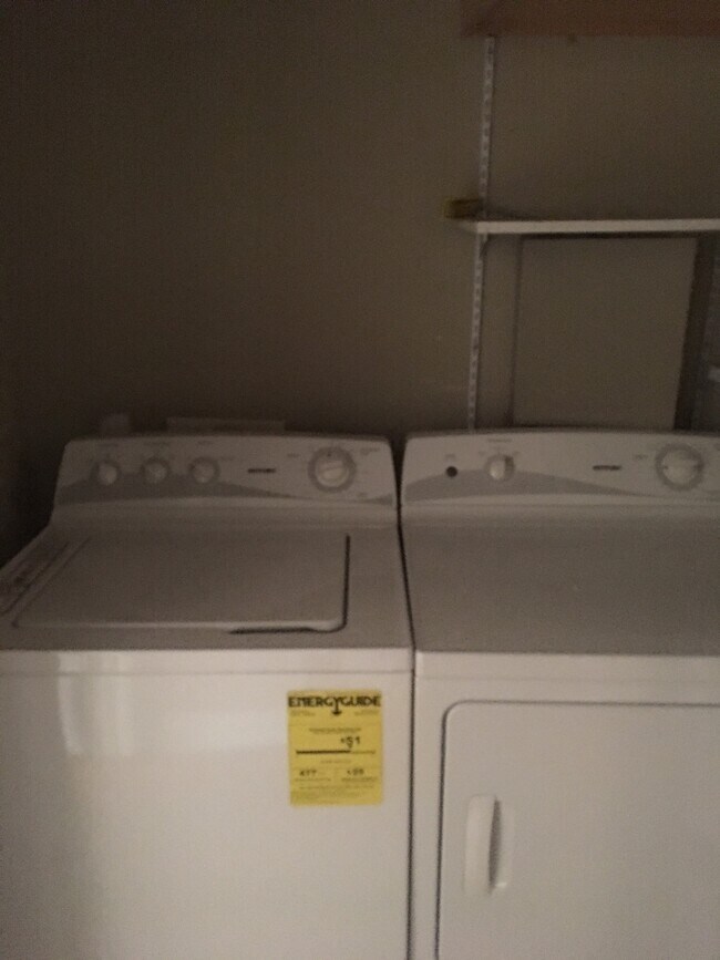 Building Photo - 17 Felix St